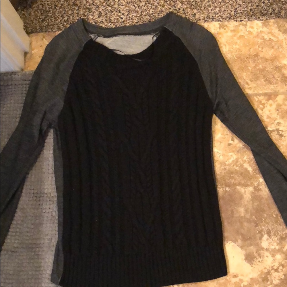 Lulu Lemon sweater never worn.